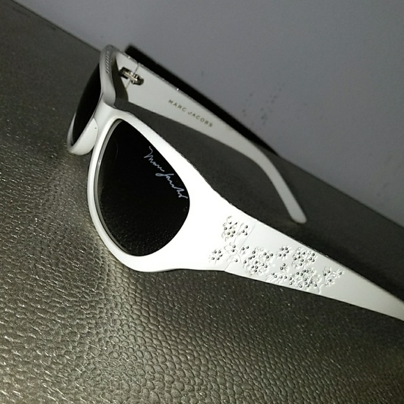 Marc Jacobs white sunglasses - Picture 1 of 7